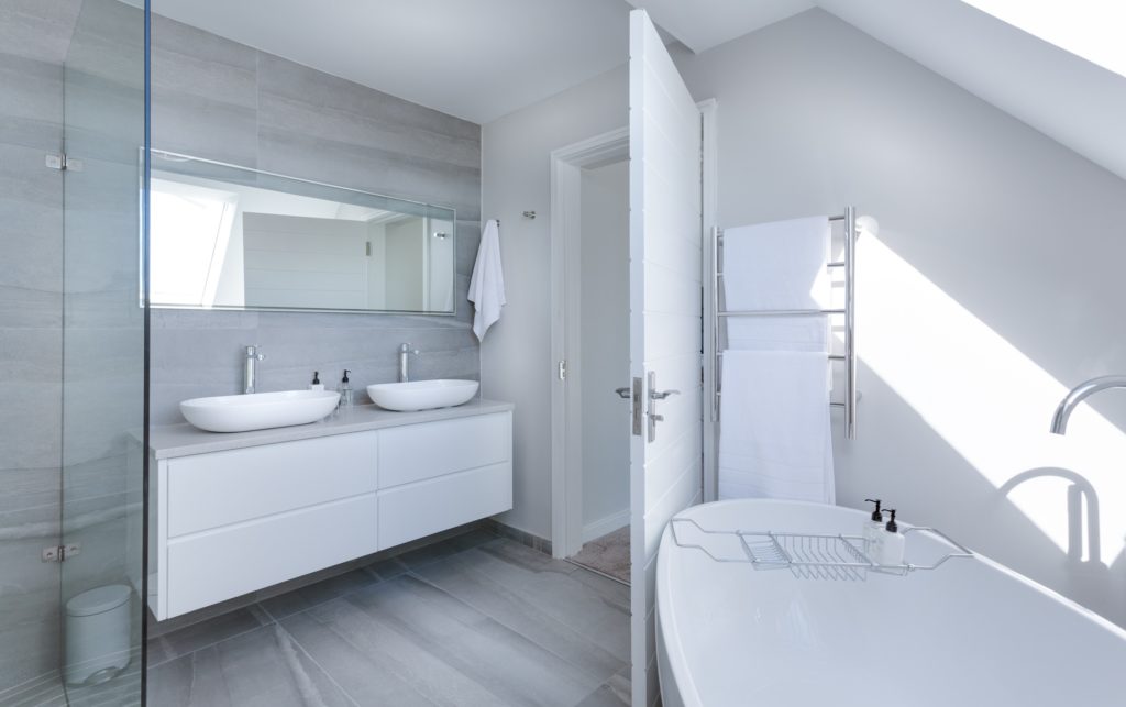 modern-minimalist-bathroom-3115450